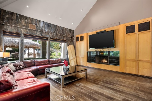 6945 E Hidden Oaks Lane, Orange CA: https://media.crmls.org/medias/7f4d95e1-c1f9-4088-9832-f93b567f137a.jpg