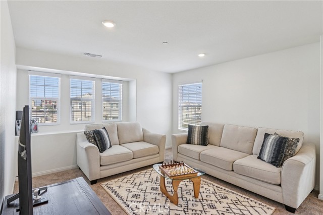 Detail Gallery Image 12 of 28 For 18811 Nanza St, Riverside,  CA 92508 - 4 Beds | 3 Baths