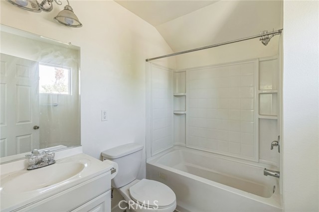 Detail Gallery Image 8 of 9 For 390 E 4th, San Bernardino,  CA 92410 - 2 Beds | 1 Baths