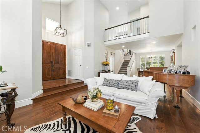 Detail Gallery Image 9 of 63 For 4304 Timberdale Rd, Moorpark,  CA 93021 - 4 Beds | 2/1 Baths