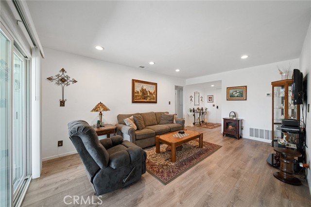 301 San Dimas Avenue, Oceanside, California 92057, 2 Bedrooms Bedrooms, ,2 BathroomsBathrooms,Residential,For Sale,San Dimas Avenue,SW24114512