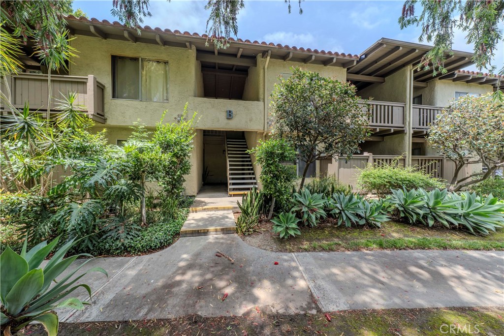 1345 Cabrillo Park Drive #B12