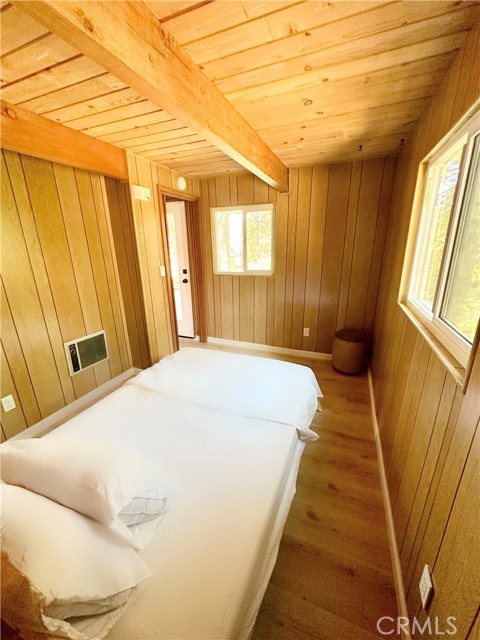 Detail Gallery Image 16 of 31 For 2484 Pine Dr, Running Springs,  CA 92382 - 2 Beds | 1 Baths