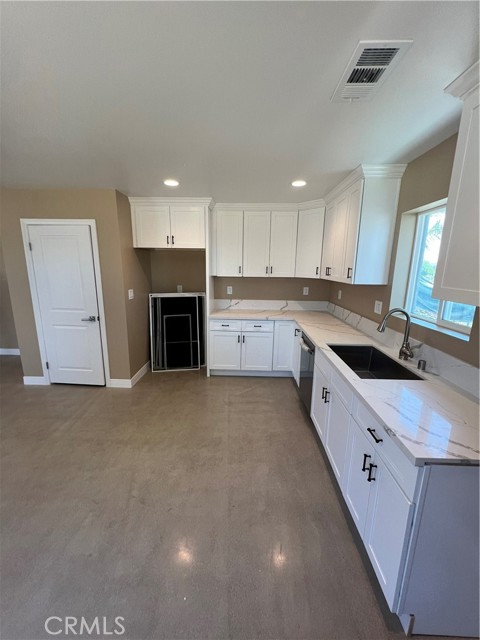 Detail Gallery Image 5 of 13 For 10502 Campbell Ave, Riverside,  CA 92505 - 3 Beds | 2 Baths