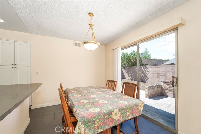 Detail Gallery Image 11 of 27 For 11503 Walcroft St, Lakewood,  CA 90715 - 4 Beds | 2 Baths