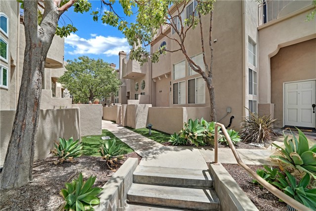 8312 Atlanta Avenue, Huntington Beach CA: https://media.crmls.org/medias/7f5251a7-2cf5-43fd-8da5-6ee4fe186aa1.jpg