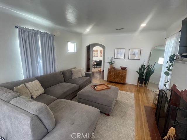 4586 Sunnyside Drive, Riverside CA: https://media.crmls.org/medias/7f52d04c-7e6b-4f47-97ea-f3466db3d7a7.jpg