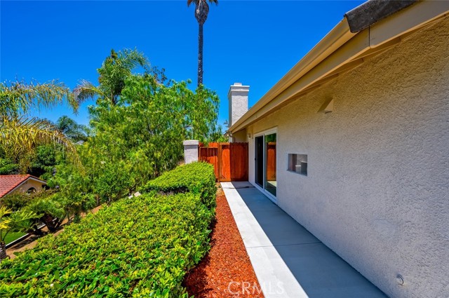 4 Saint Martin, Laguna Niguel CA: https://media.crmls.org/medias/7f542b41-dc9f-426e-9bc5-201d17ae961b.jpg
