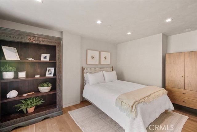 702 Diamond, Laguna Beach CA: https://media.crmls.org/medias/7f54a947-6bd2-43a9-a8d3-3c3d6ac61d04.jpg