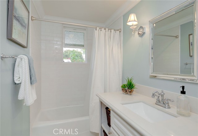 Hall full bath