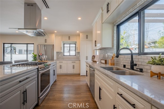 421 Mariposa Avenue, Sierra Madre CA: https://media.crmls.org/medias/7f55675b-ff77-48e8-aafa-ba13ac258bcd.jpg