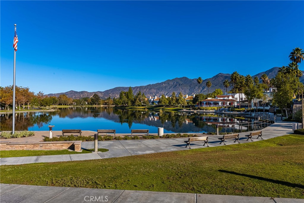 https://media.crmls.org/medias/7f5642e2-6e52-4b3b-a747-1330f4eec2e0.jpg?preset=X-Large