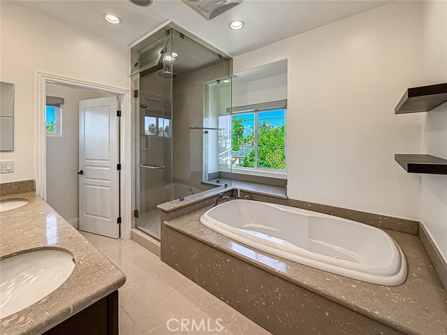 Detail Gallery Image 38 of 58 For 5960 Balcom, Encino,  CA 91316 - 4 Beds | 4 Baths