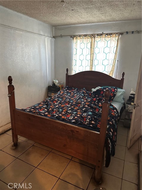 Detail Gallery Image 5 of 18 For 731 W 54th, Los Angeles,  CA 90037 - – Beds | – Baths