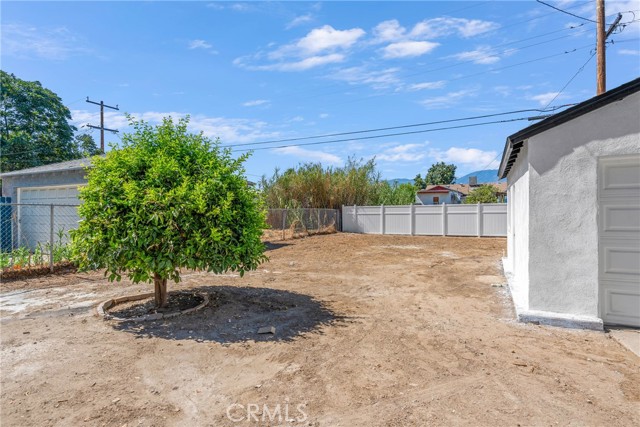 Detail Gallery Image 4 of 17 For 1578 W 20th St, San Bernardino,  CA 92411 - 2 Beds | 1 Baths