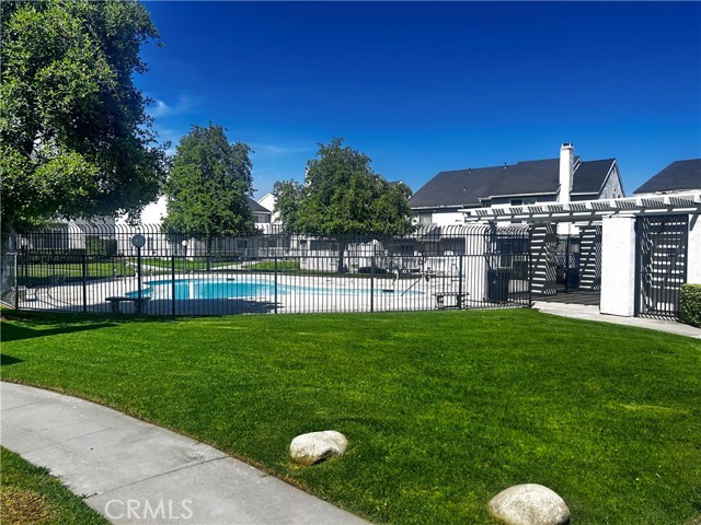 168 W Walnut Avenue, Rialto CA: https://media.crmls.org/medias/7f57966a-b4b0-4d5b-b746-df446f85ba8b.jpg
