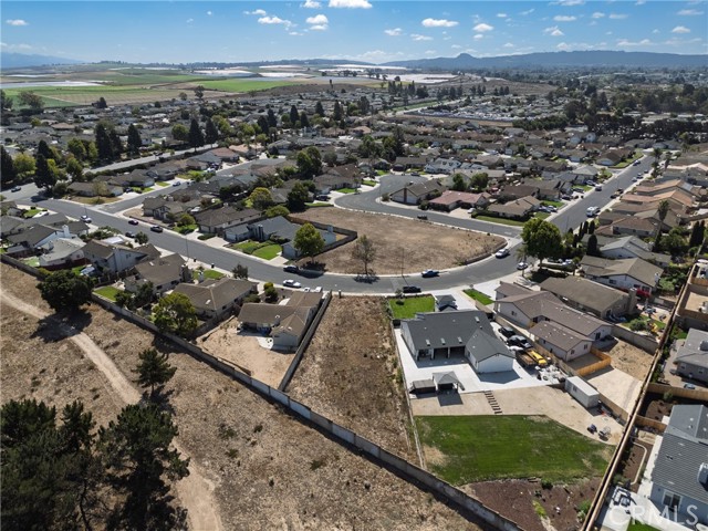Detail Gallery Image 8 of 11 For 827 Firefox Dr, Santa Maria,  CA 93455 - – Beds | – Baths