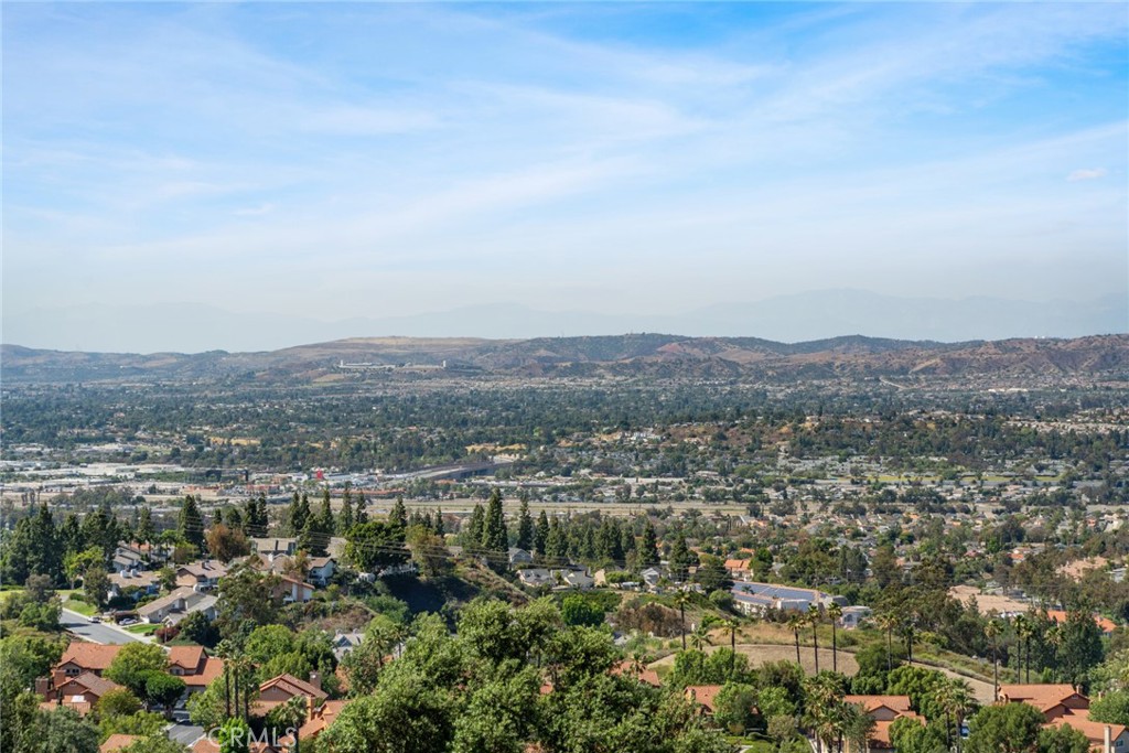 https://media.crmls.org/medias/7f57ea3d-de58-454b-8064-101e99dd277e.jpg?preset=X-Large