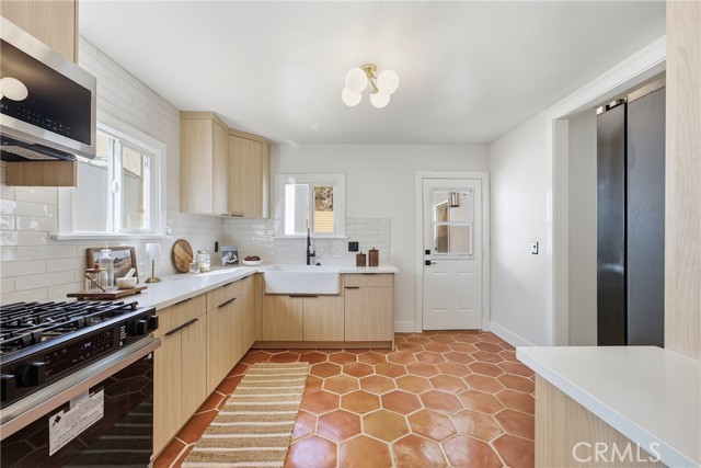 3327 Minto Court photo 8