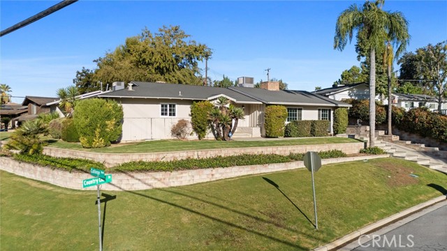 Detail Gallery Image 3 of 52 For 1800 Country Club Dr, Bakersfield,  CA 93306 - 5 Beds | 3 Baths