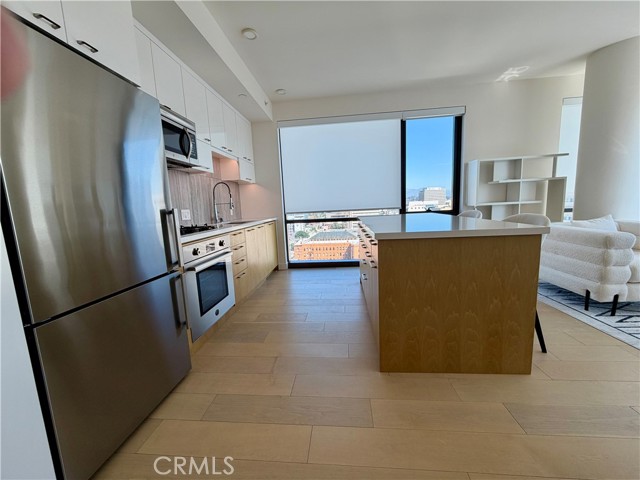 Detail Gallery Image 8 of 40 For 400 S Broadway #1703,  Los Angeles,  CA 90013 - 2 Beds | 2 Baths