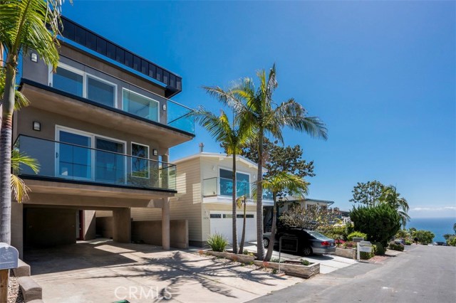 1076 Miramar Street, Laguna Beach CA: https://media.crmls.org/medias/7f588853-ac46-4f56-8f59-02f6fd1dba71.jpg