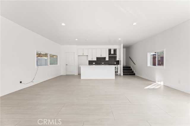 14592 Lyle Street, Sylmar CA: https://media.crmls.org/medias/7f58ac7c-8724-4cbb-b02d-d80e55ff27c3.jpg