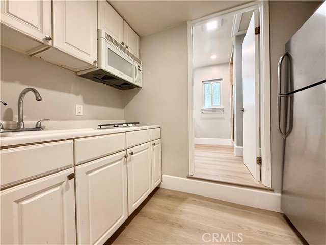 Detail Gallery Image 31 of 73 For 24204 Calvert, Woodland Hills,  CA 91367 - 6 Beds | 3 Baths