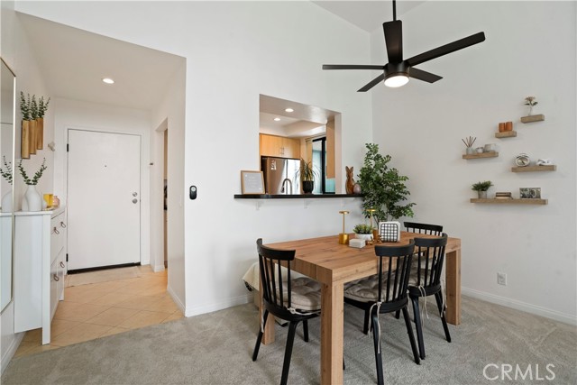 Detail Gallery Image 4 of 23 For 7826 Topanga Canyon Bld #301,  Canoga Park,  CA 91304 - 2 Beds | 2 Baths