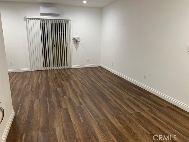 1057 circle city dr Circle, Corona CA: https://media.crmls.org/medias/7f594c1d-cc14-4970-be6e-73f150981a09.jpg