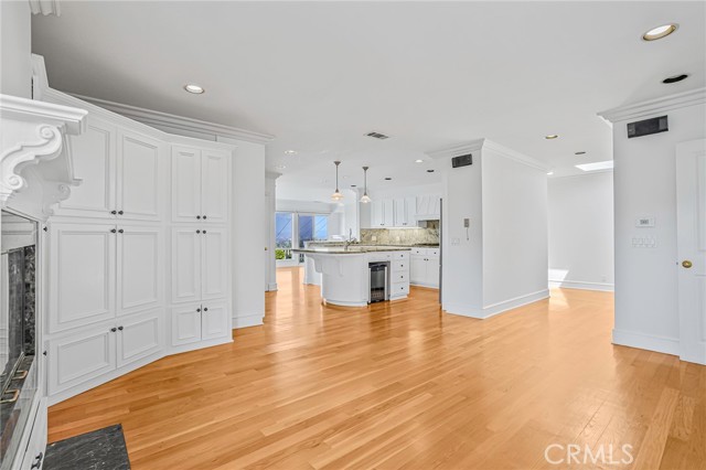 Detail Gallery Image 10 of 20 For 117 Paseo De Granada, Redondo Beach,  CA 90277 - 4 Beds | 3 Baths