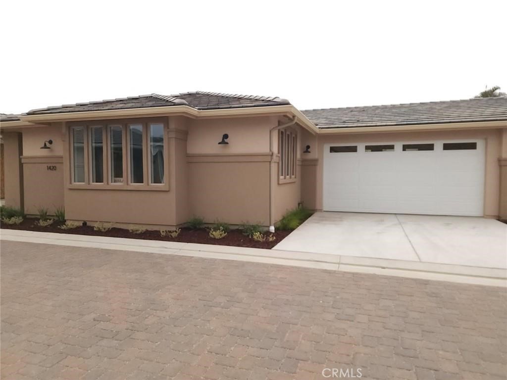 1433 Ronald Way