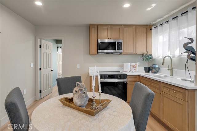 1123 E Ocean Blvd, Long Beach CA: https://media.crmls.org/medias/7f59c972-7bac-4bd8-b872-af49b6068580.jpg
