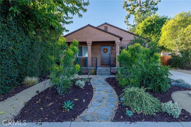 Detail Gallery Image 3 of 27 For 17726 Martha St, Encino,  CA 91316 - 3 Beds | 2 Baths