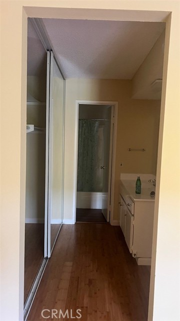 Detail Gallery Image 16 of 18 For 15425 Sherman #101,  Van Nuys,  CA 91406 - 2 Beds | 2 Baths