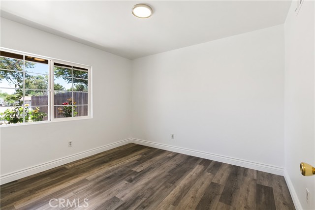 Detail Gallery Image 10 of 13 For 6229 Platt Ave, Woodland Hills,  CA 91367 - 3 Beds | 2 Baths