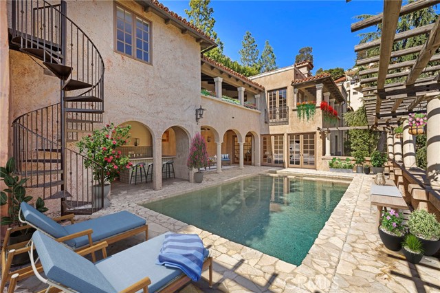 Detail Gallery Image 42 of 70 For 1316 Beverly Grove Pl, Beverly Hills,  CA 90210 - 5 Beds | 6/2 Baths