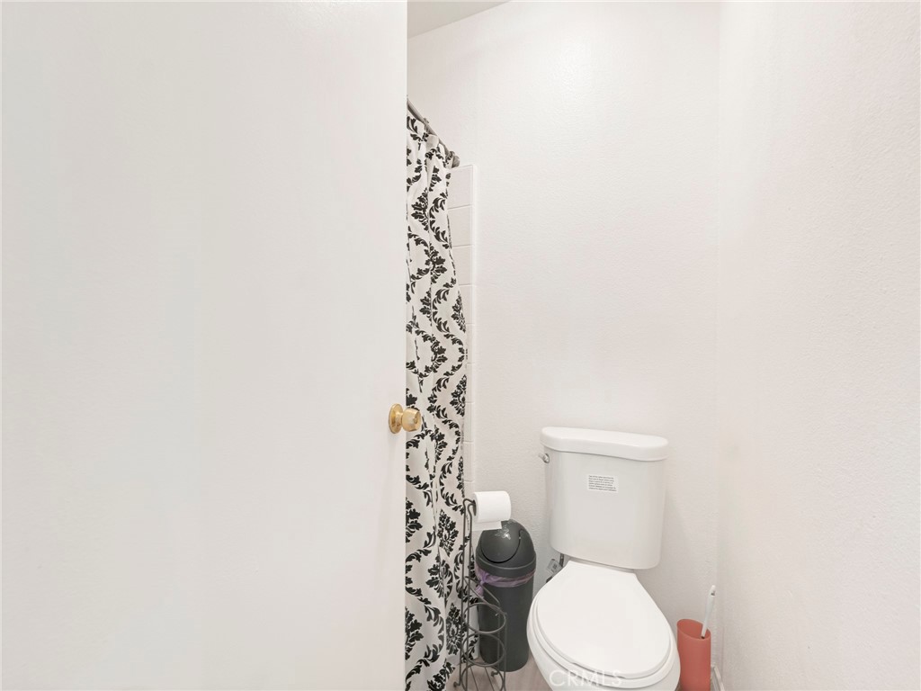 https://media.crmls.org/medias/7f5cad6f-5c22-400f-b1eb-47731d468b74.jpg?preset=X-Large