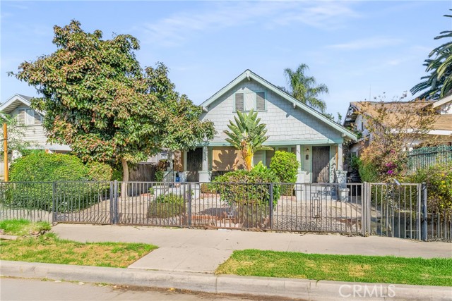 Detail Gallery Image 4 of 21 For 1241 E 43rd, Los Angeles,  CA 90011 - – Beds | – Baths