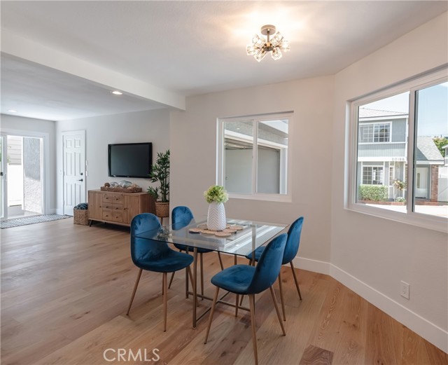 kitchen eating area