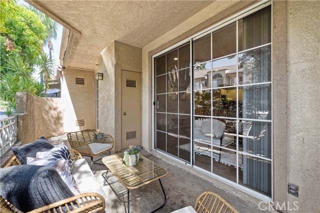 23839 Del Monte Drive, Valencia CA: https://media.crmls.org/medias/7f5dff11-cdc3-4a90-a52a-7ac85b23ed84.jpg