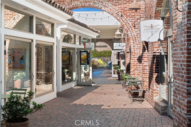 Image 36 of 50 For 31472 Via La Senda  28