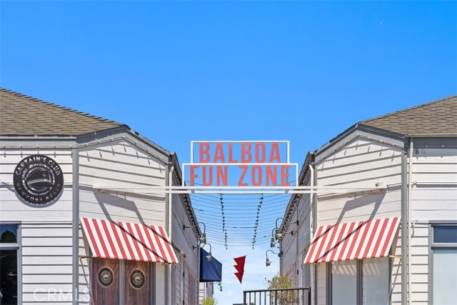 200 E Balboa Boulevard, Newport Beach CA: https://media.crmls.org/medias/7f5f4d9b-b3e0-49eb-8797-3f6410623cab.jpg