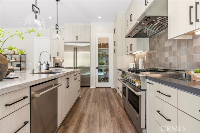 Image 4 of 31 For 440 Riverbend