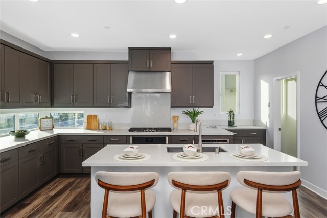 Detail Gallery Image 5 of 40 For 430 Transport, Tustin,  CA 92782 - 4 Beds | 3/1 Baths