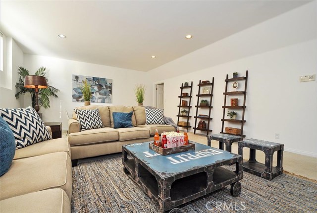 109 Guadalupe Avenue, Redondo Beach, California 90277, 4 Bedrooms Bedrooms, ,2 BathroomsBathrooms,Residential,Sold,Guadalupe,PV17120512