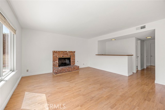 312 Marymont Avenue, Placentia CA: https://media.crmls.org/medias/7f600e86-da7b-4b6b-ab9d-621849be9a8e.jpg