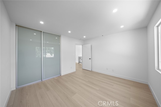 19735 Blythe Street, Winnetka CA: https://media.crmls.org/medias/7f608b2c-32bb-4a85-9f75-02aa8186e15b.jpg