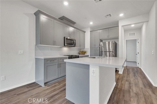 Detail Gallery Image 10 of 42 For 1413 Cirrus Ct, Pomona,  CA 91768 - 3 Beds | 3 Baths