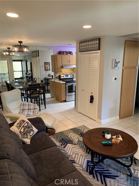 Image 6 for 685 Ashurst CT #113